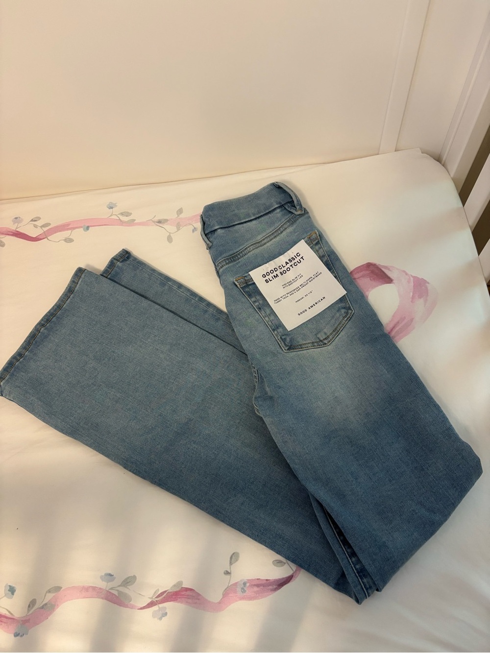 Good American Women’s Slim Bootcut Jeans in Light Blue Denim